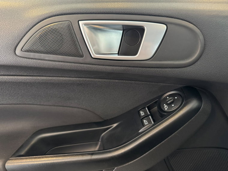 Vehicle Image 38