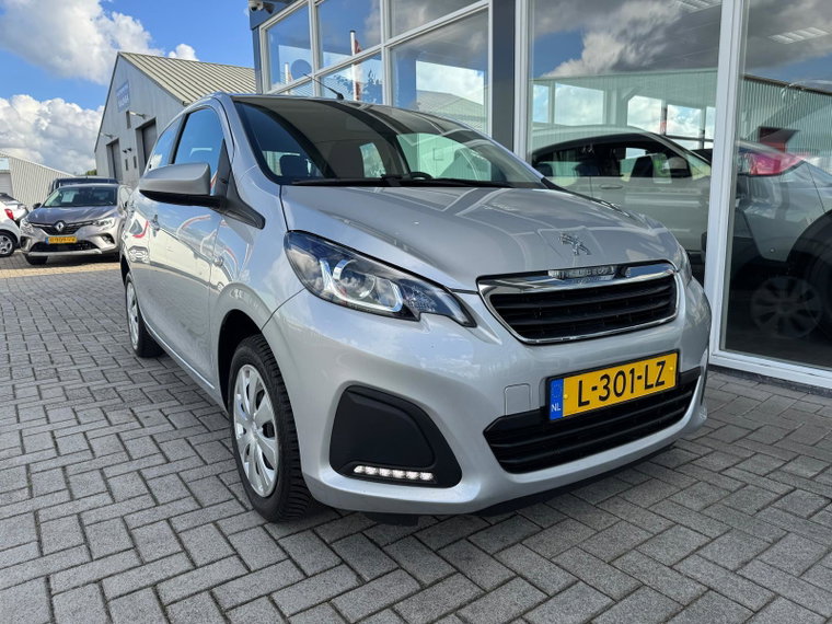Vehicle Image 16