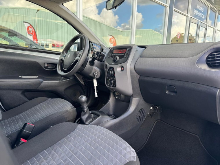 Vehicle Image 20