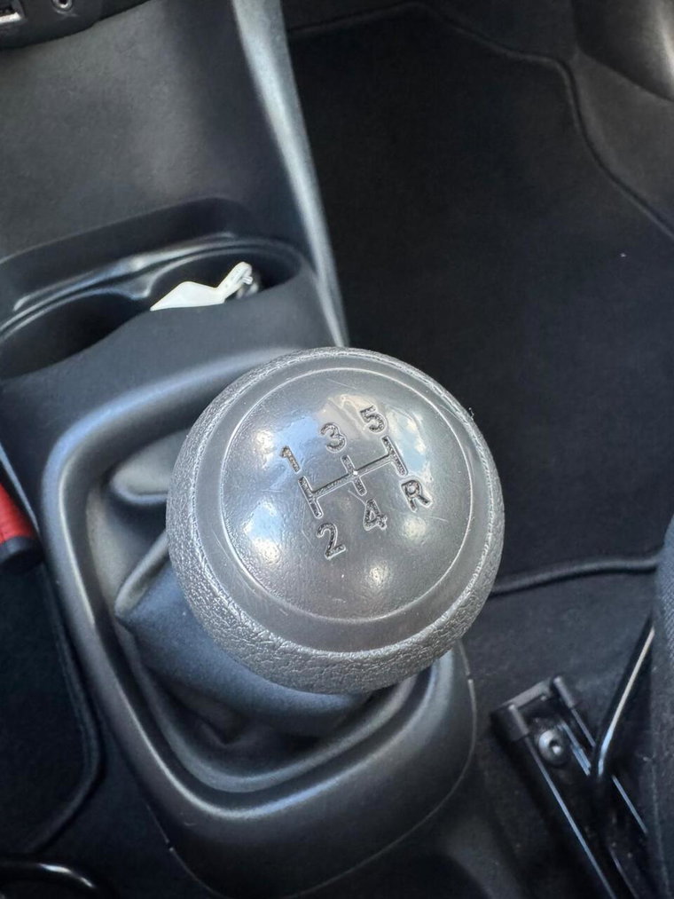 Vehicle Image 23