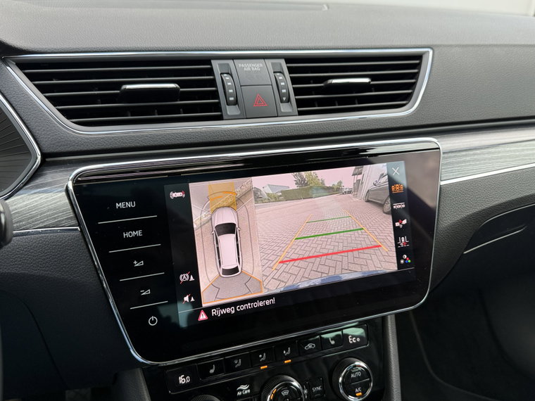 Vehicle Image 17