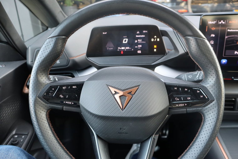 Vehicle Image 32