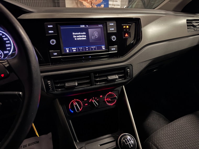 Vehicle Image 18