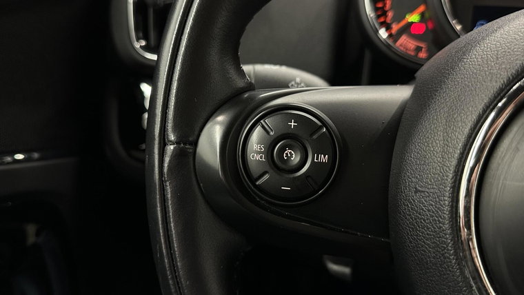 Vehicle Image 28