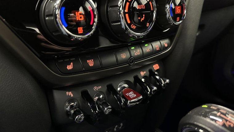 Vehicle Image 45