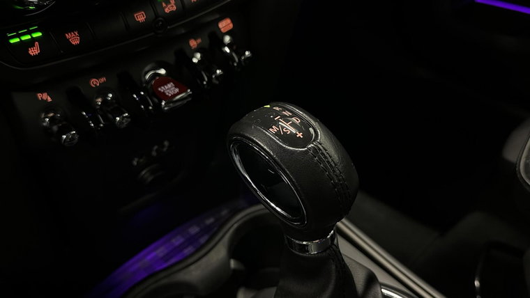 Vehicle Image 48