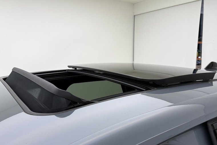 Vehicle Image 37