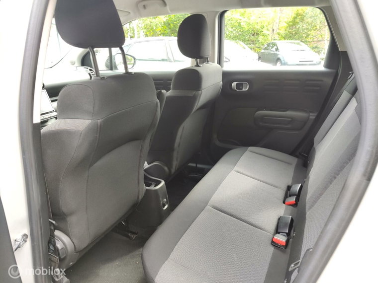 Vehicle Image 24