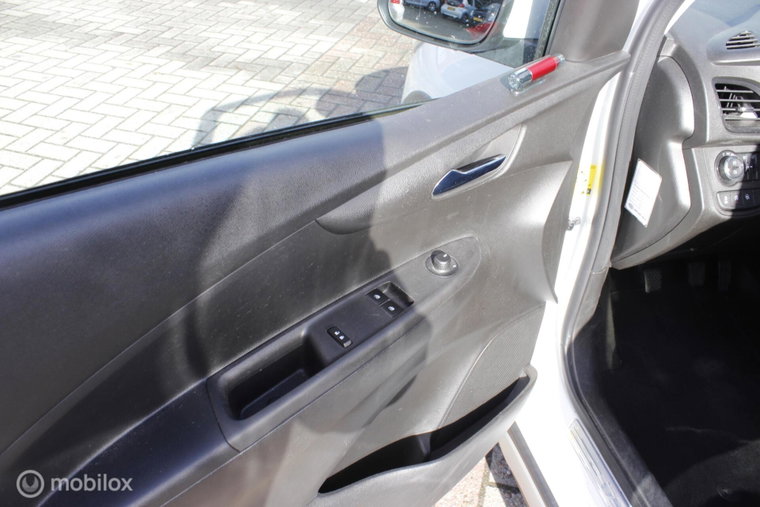 Vehicle Image 17