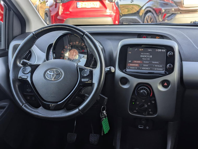 Vehicle Image 14