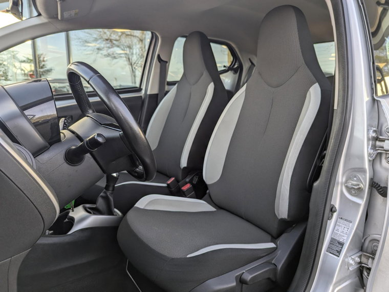 Vehicle Image 15