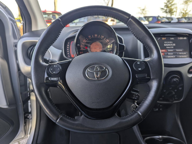 Vehicle Image 20