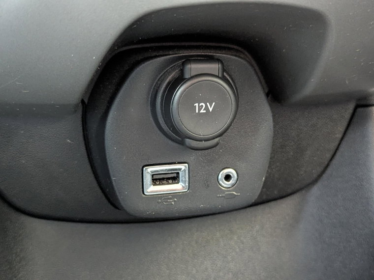 Vehicle Image 32