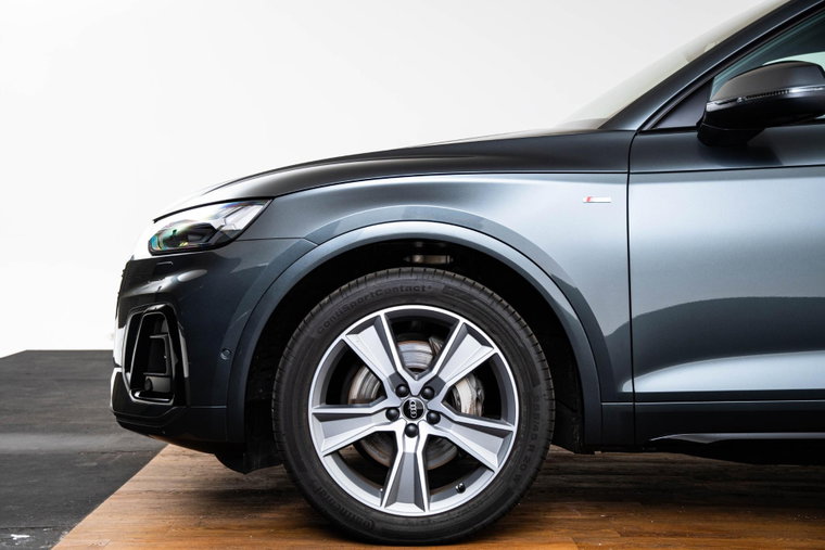 Vehicle Image 8