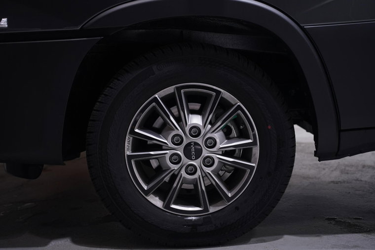 Vehicle Image 19