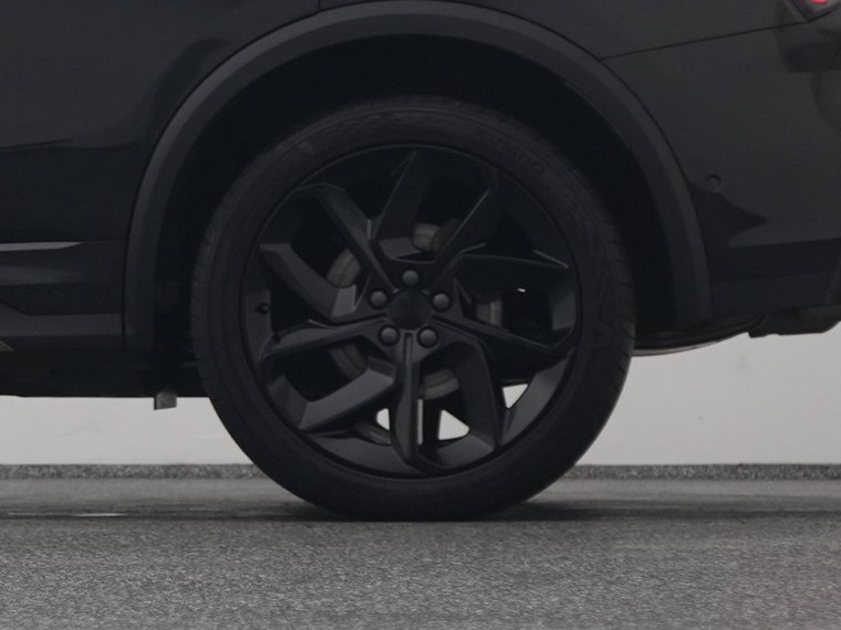 Vehicle Image 40
