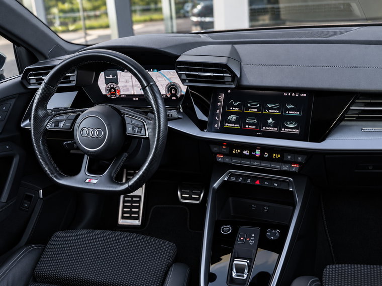 Vehicle Image 30