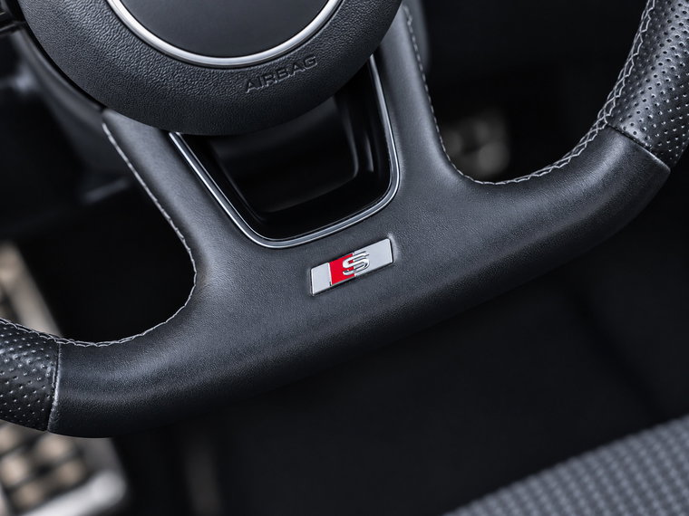Vehicle Image 35