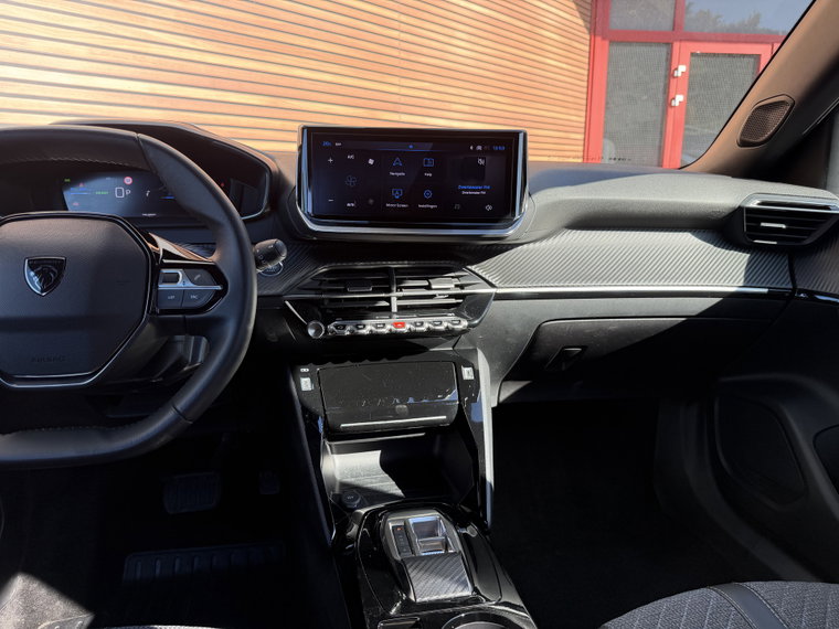 Vehicle Image 33