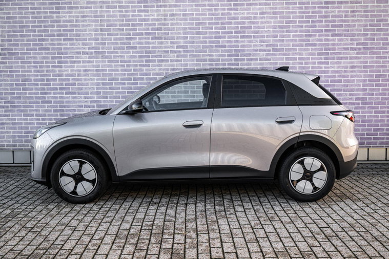 Vehicle Image 4