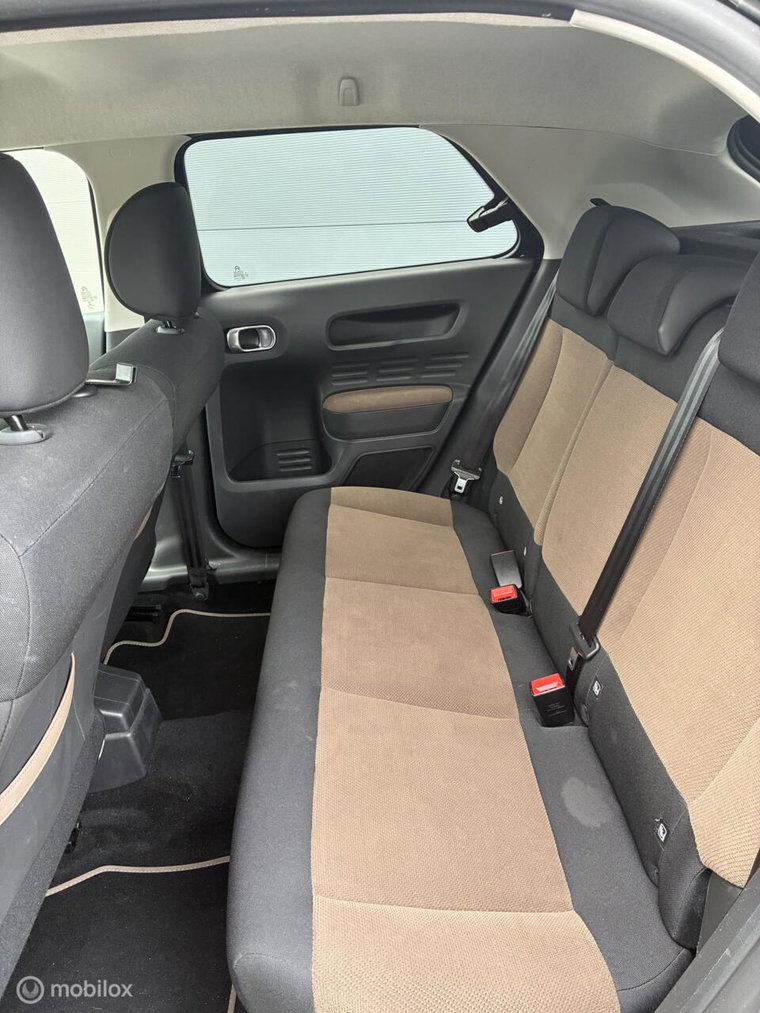 Vehicle Image 17