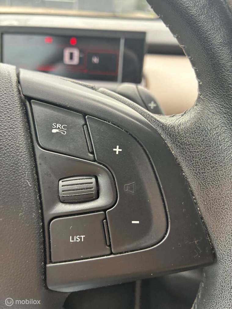 Vehicle Image 27