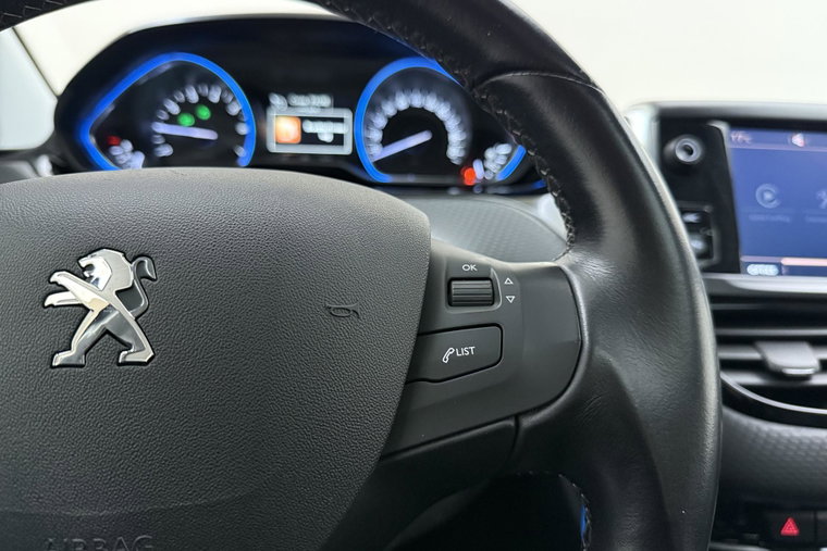 Vehicle Image 24