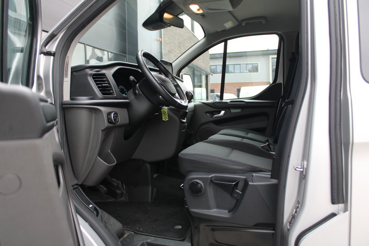 Vehicle Image 15