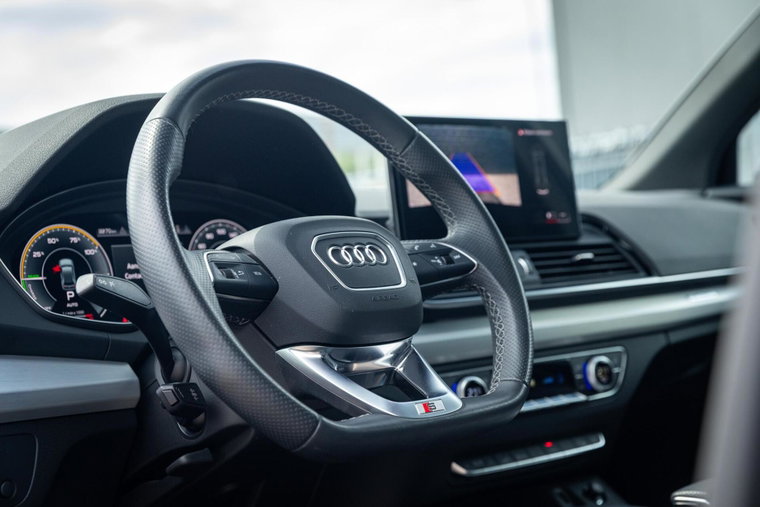 Vehicle Image 15