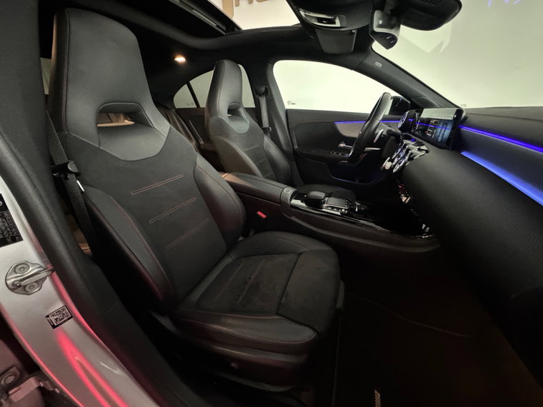 Vehicle Image 37
