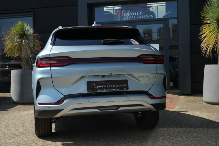 Vehicle Image 24
