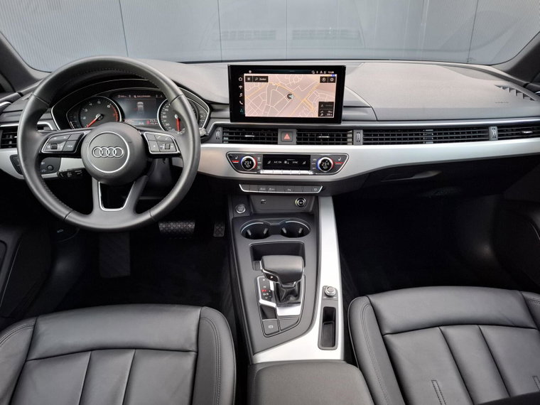 Vehicle Image 16