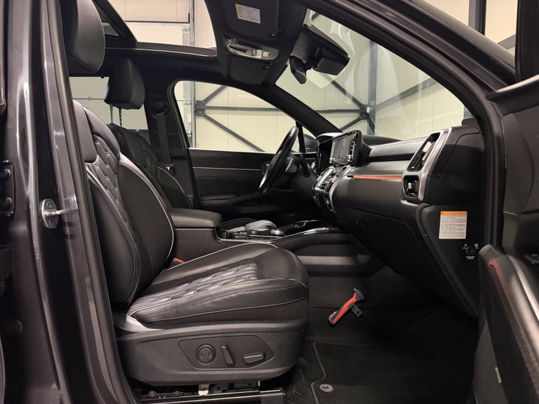 Vehicle Image 35