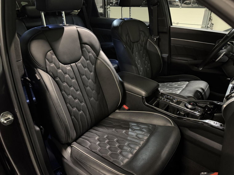 Vehicle Image 36