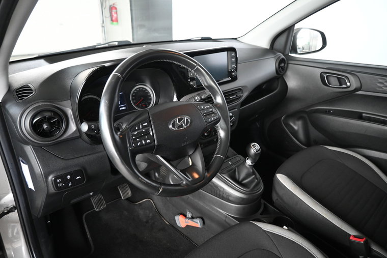 Vehicle Image 21