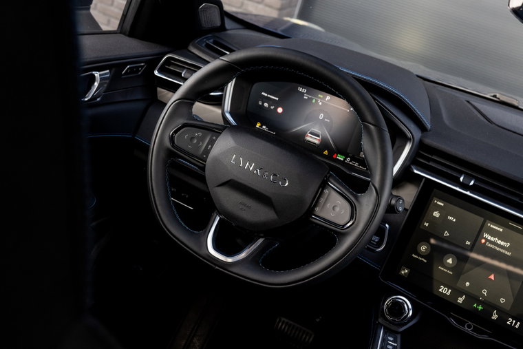 Vehicle Image 9
