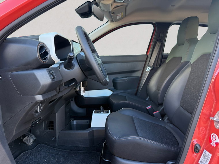 Vehicle Image 11