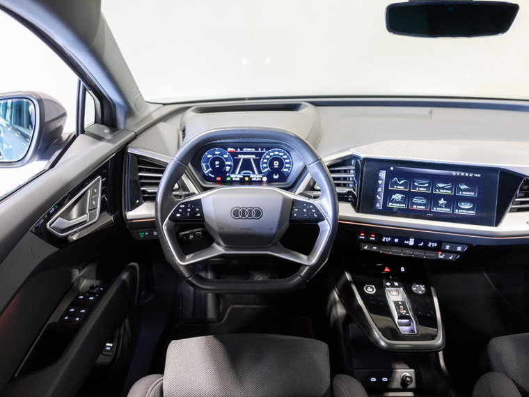 Vehicle Image 24