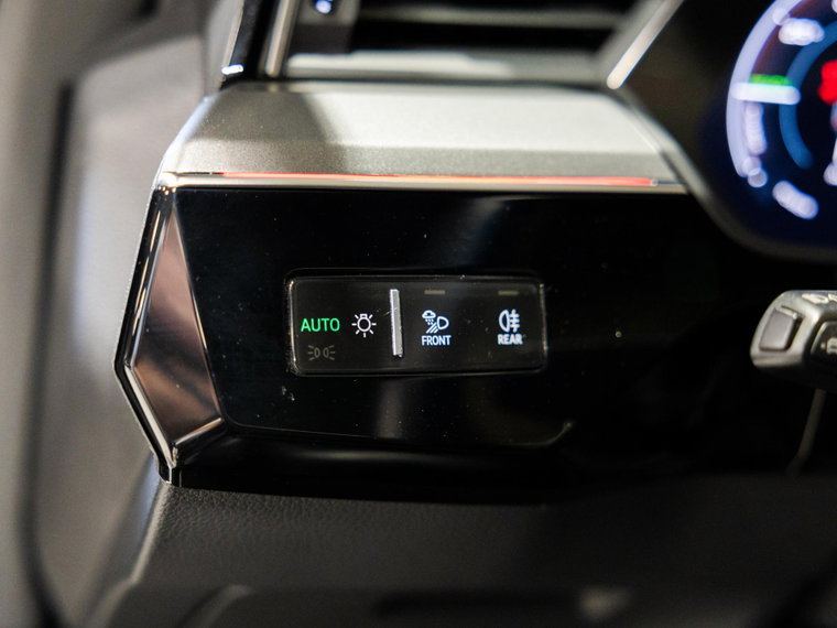 Vehicle Image 28