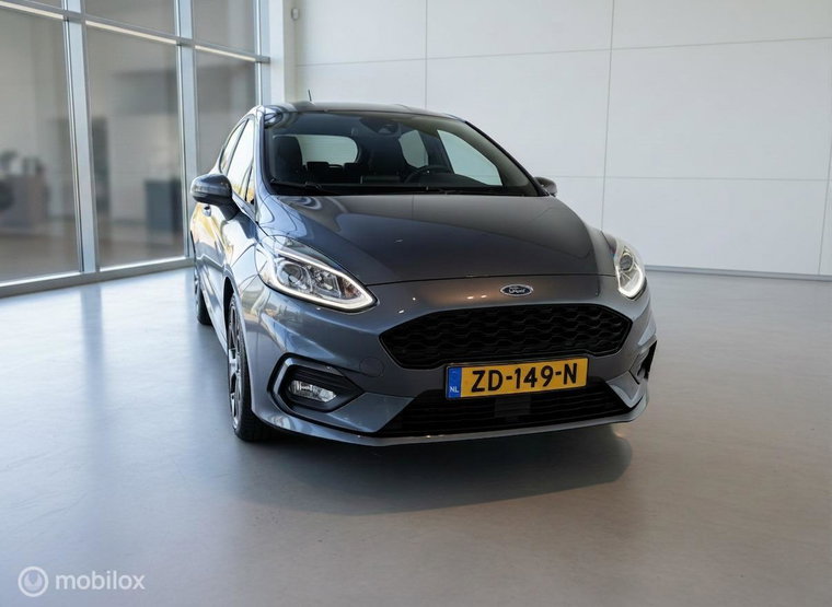 Vehicle Image 10