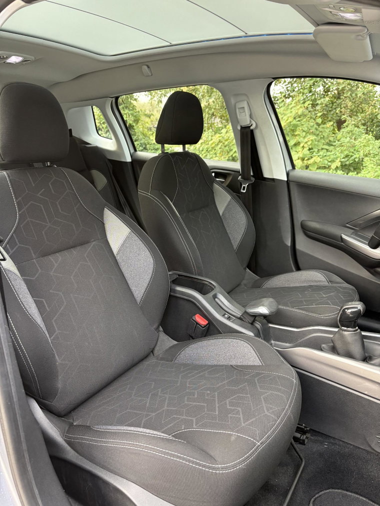 Vehicle Image 30