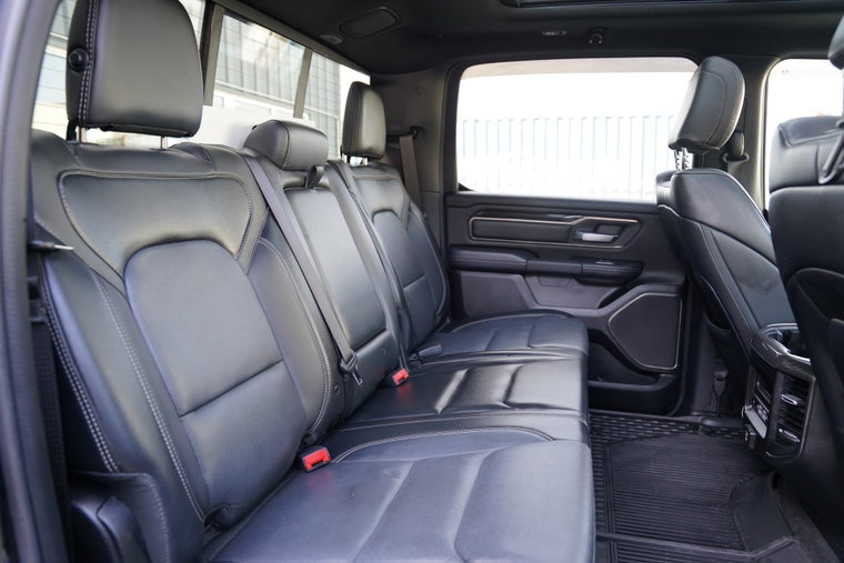 Vehicle Image 21