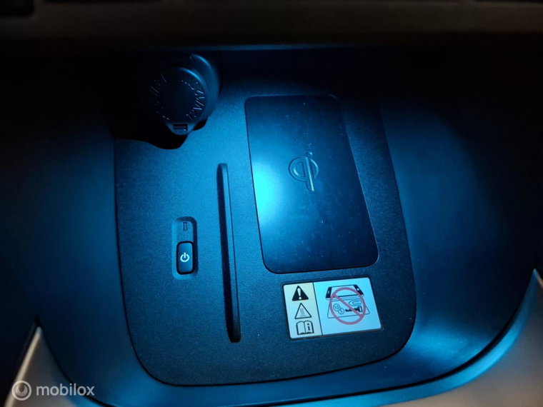 Vehicle Image 24