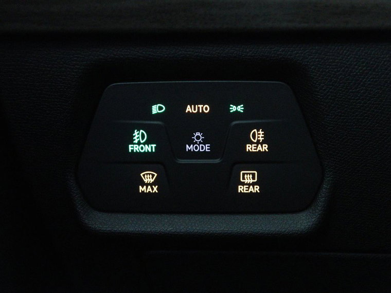 Vehicle Image 32