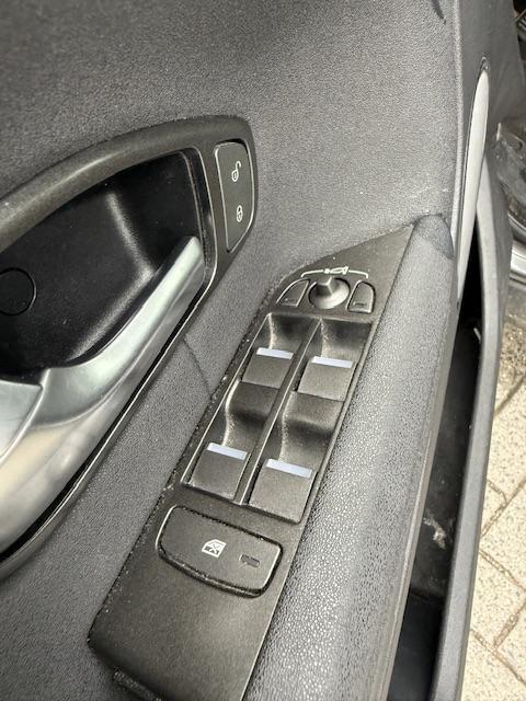 Vehicle Image 28