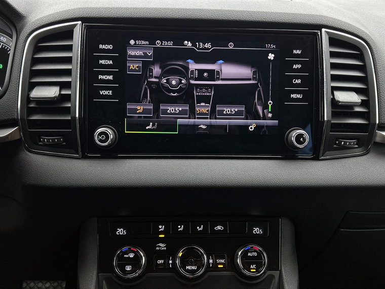 Vehicle Image 25