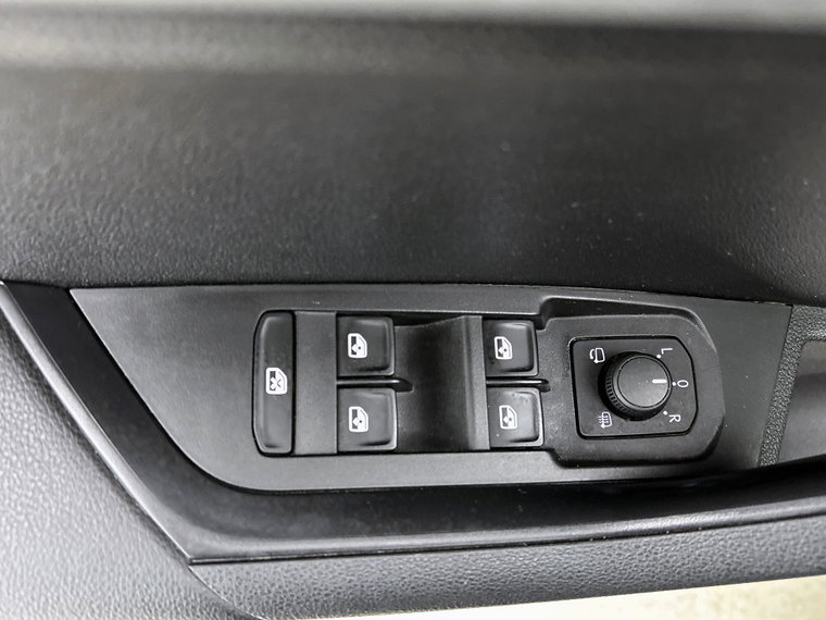 Vehicle Image 29