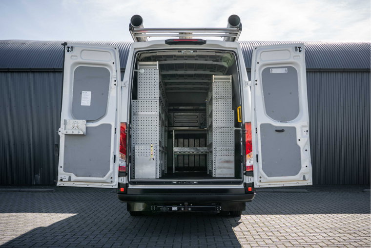 Vehicle Image 9