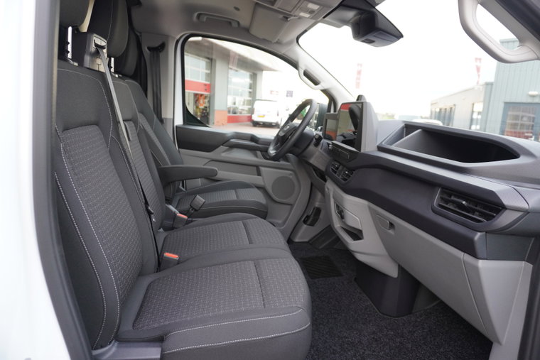 Vehicle Image 12