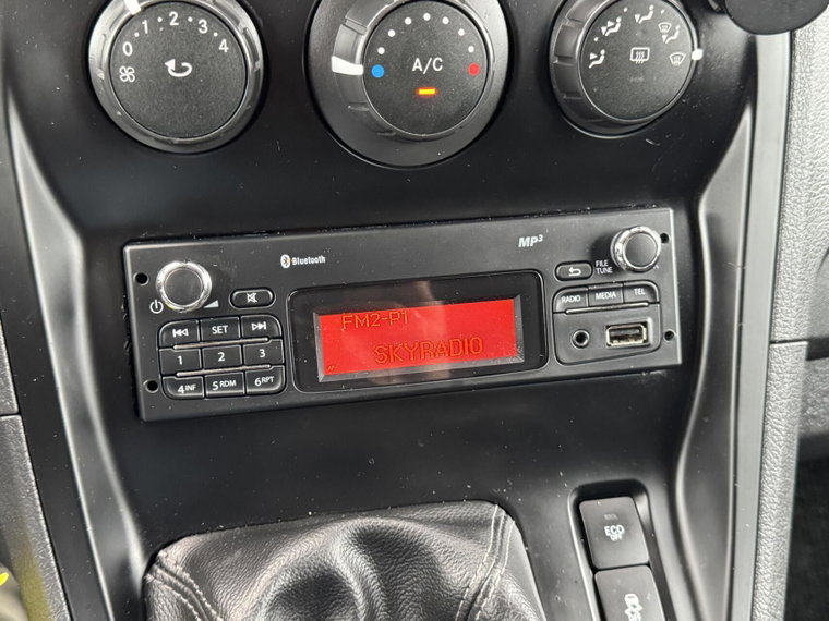 Vehicle Image 17